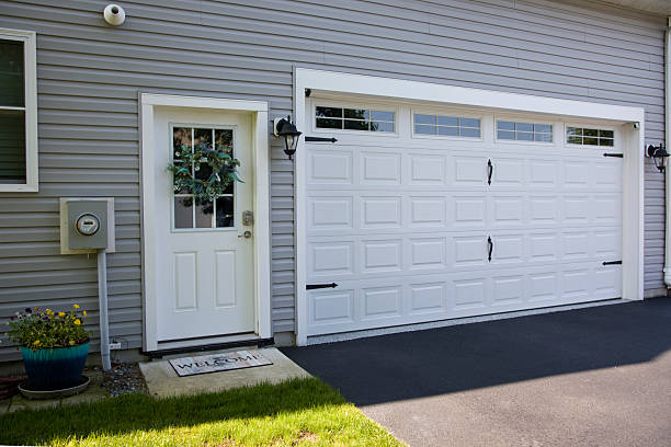 24/7 Emergency Garage Door Panel Replacement experts in Wanatah, IN